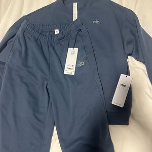 ALO Yoga new accolade set, never been worn
